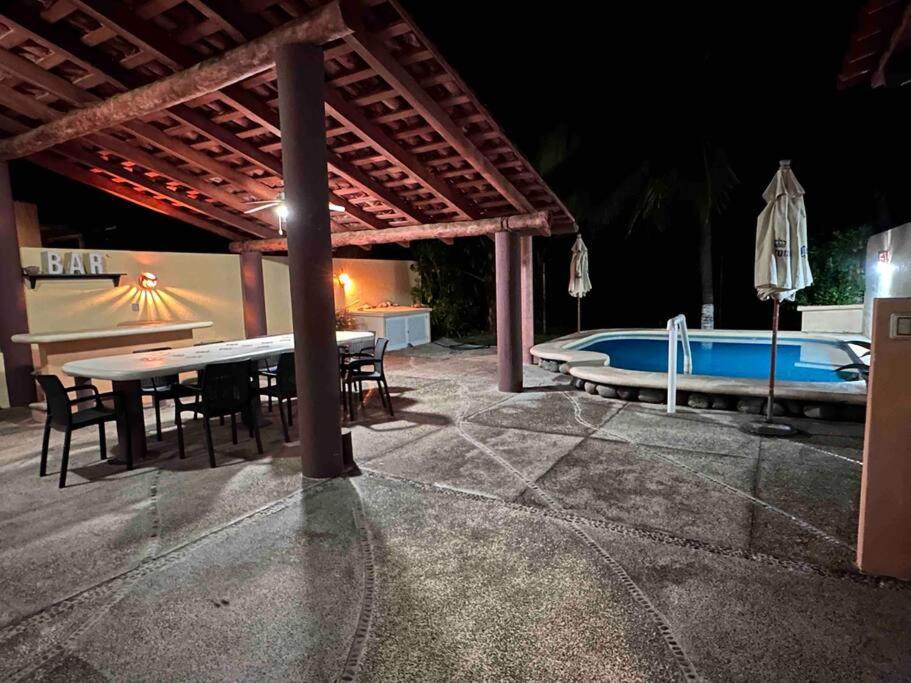 Casa Mana: Beachfront Home W/Pool On Playa Blanca Zihuatanejo Exterior foto